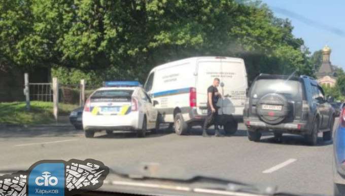 ДТП Харьков: полицейский Prius столкнулся с автомобилем службы охраны